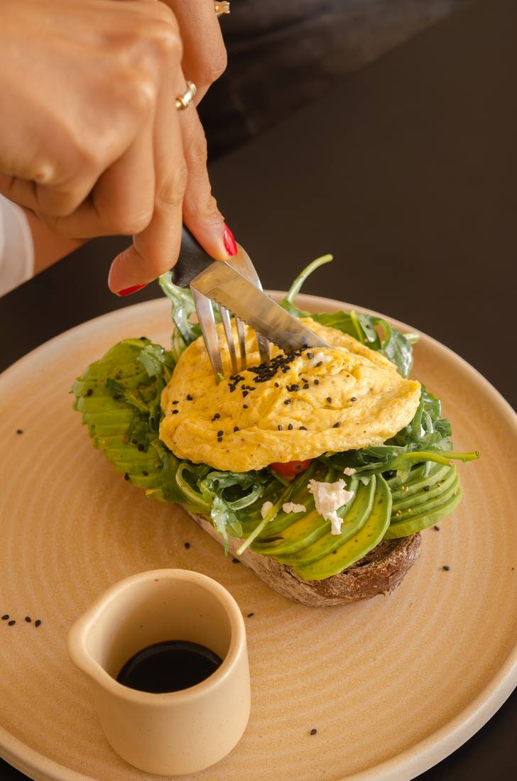Tostada de aguacate Nimai